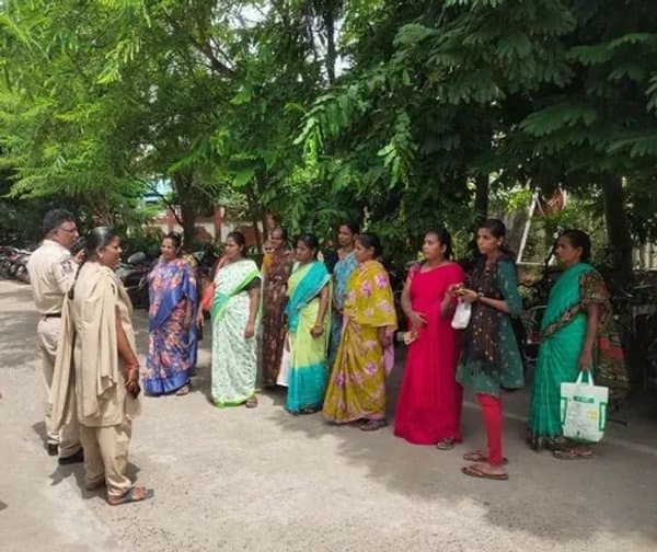 మచిలీపట్నం: మహిళా భద్రతపై అవగాహన