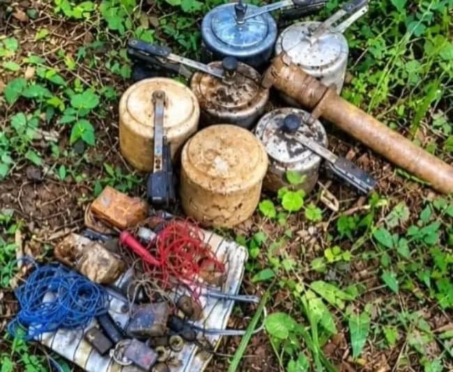 అబూజ్‌మడ్‌లో 7 ఐఈడీల స్వాధీనం