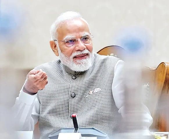 మోదీ 25 ఏళ్ల పాలనకు ప్రశంస