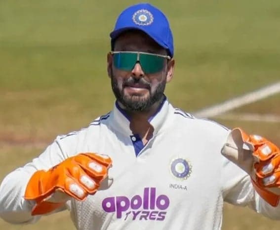 పంత్‌కు వెన్ను గాయం.. టీమ్‌ఇండియాకు షాక్‌