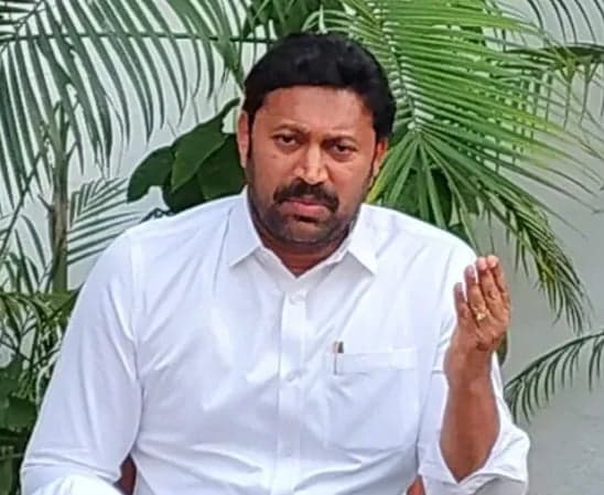 కడపలో ఎంపీ అవినాష్ రెడ్డి అరెస్ట్