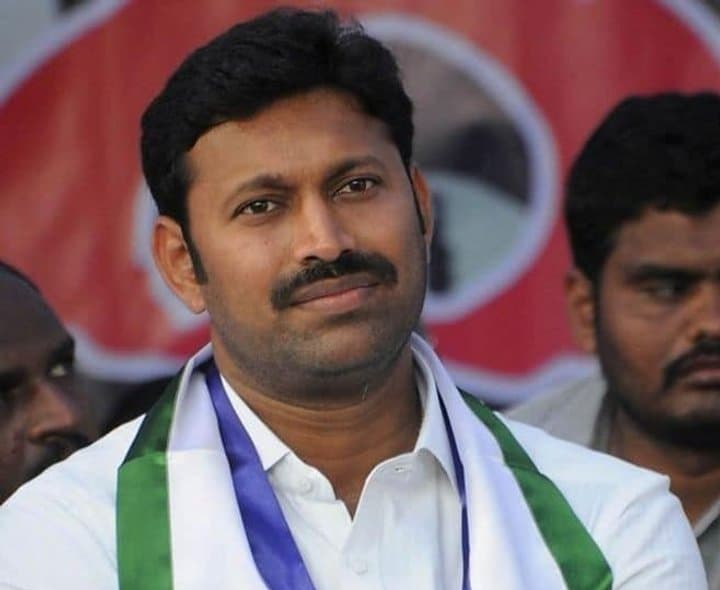 ఎంపీ అవినాష్‌రెడ్డి ఇంట్లో రూ.24 లక్షల నగదు సీజ్‌