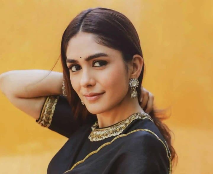 డీప్‌ఫేక్ వీడియోలపై మృణాల్ ఠాకూర్ హెచ్చరిక