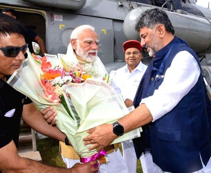 మైసూరుకు చేరుకున్న ప్రధాని మోదీ