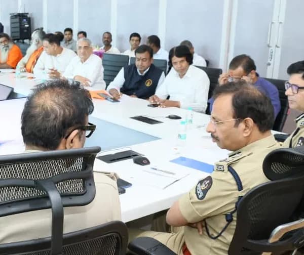 బక్రీద్ వేళ నగరంపై పోలీసుల నిఘా - Udayam Digital