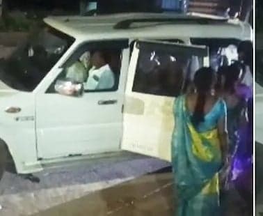 పులివెందులలో టీడీపీ దొంగ ఓట్ల కుట్ర