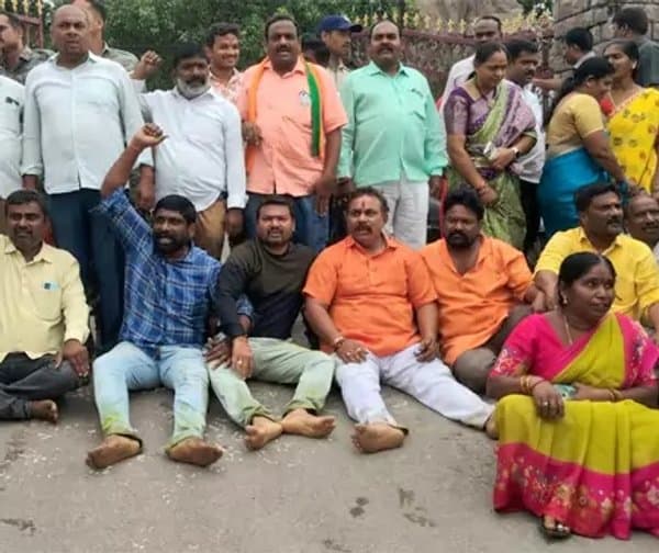భద్రకాళి ఆలయం వద్ద ఉద్రిక్తత