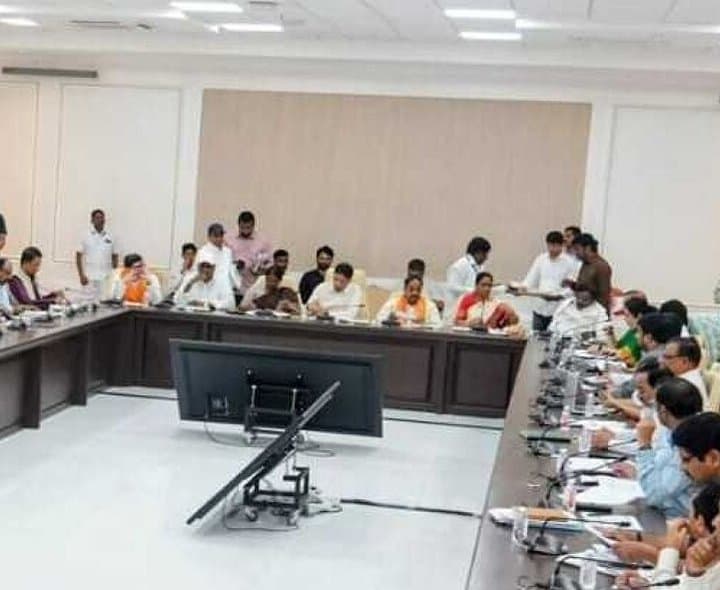 గోదావరి పుష్కరాల ఏర్పాట్లపై కీలక సమావేశం