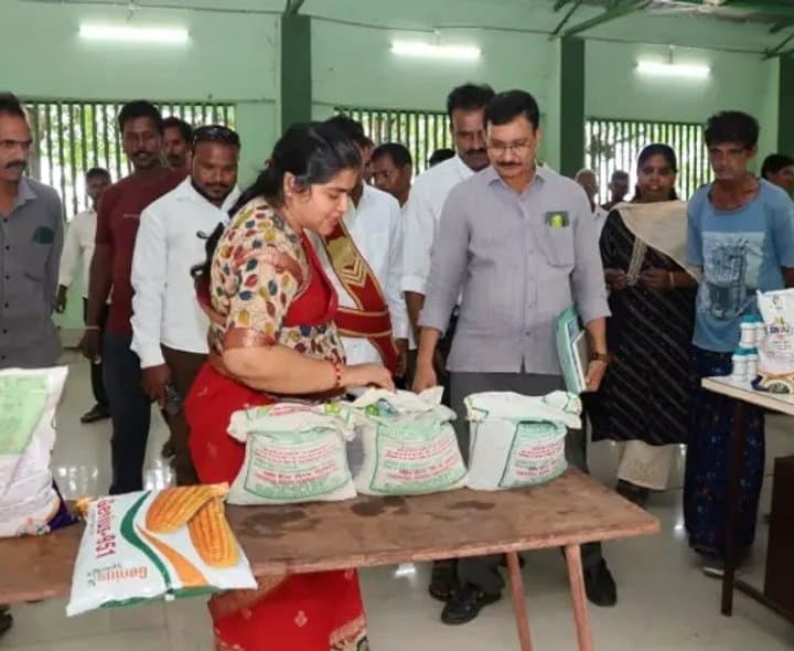 ఆరుతడి పంటలపై రైతులకు అవగాహన కల్పించాలి