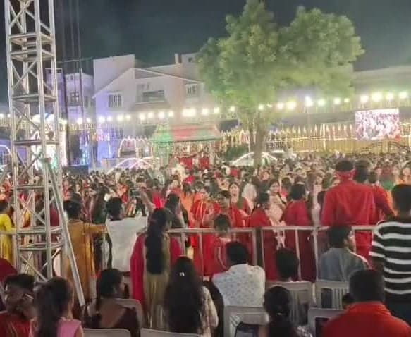 మహాశక్తి ఆలయంలో దాండియా సందడి - Udayam