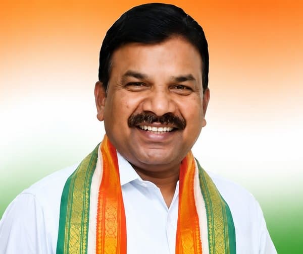 ఎమ్మెల్యేకు తప్పిన ప్రమాదం