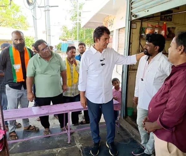 ఖాజీపుర వార్డులో ఎమ్మెల్యే పార్థసారథి పర్యటన