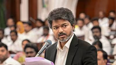 అన్నాడీఎంకే రెబల్స్‌తో విజయ్‌ భేటీ: బలపరీక్ష వేళ ఉత్కంఠ