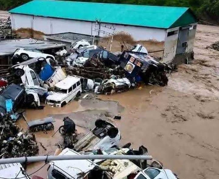 జమ్మూకశ్మీర్‌లో వర్షాల బీభత్సం: 23కి చేరిన మృతులు