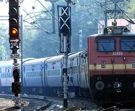 అర్నబ్‌ తూఫాన్.. పలు రైళ్లు రద్దు