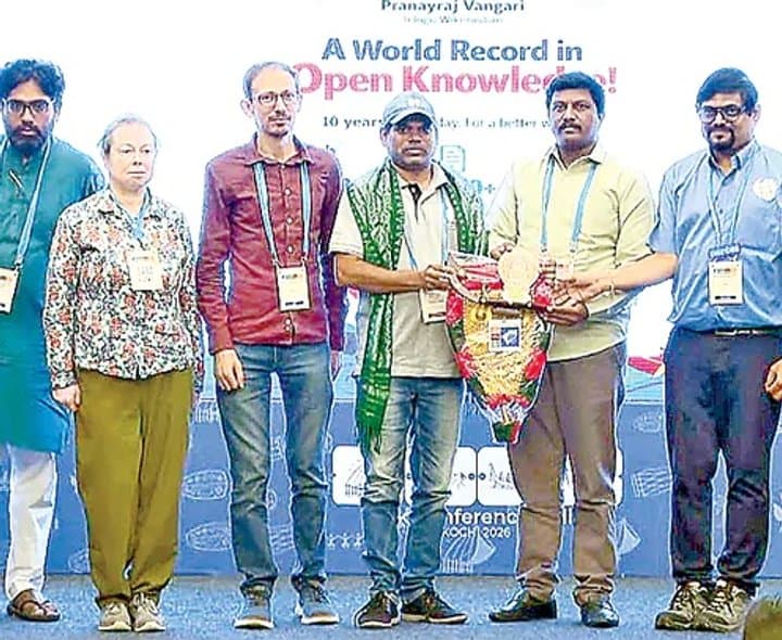 వికీపీడియాలో అరుదైన రికార్డు - Udayam