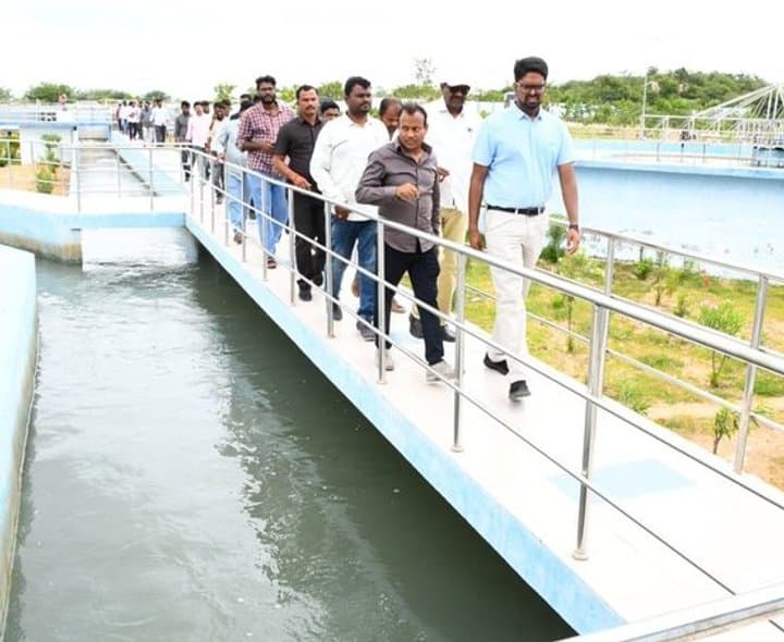 మిషన్‌ భగీరథ ప్లాంట్‌ను పరిశీలించిన కలెక్టర్‌