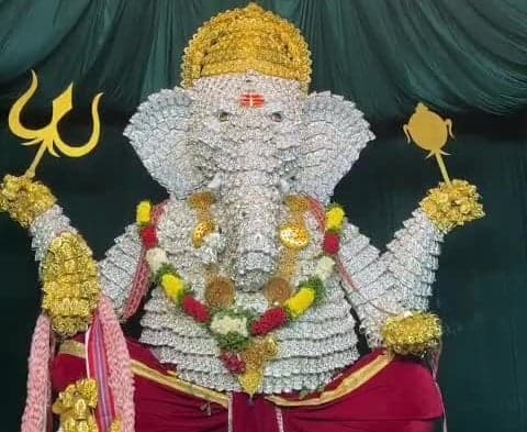 సిరిసిల్లలో ప్రత్యేక ఆకర్షణగా సిల్వర్ గణేశ్ - Udayam