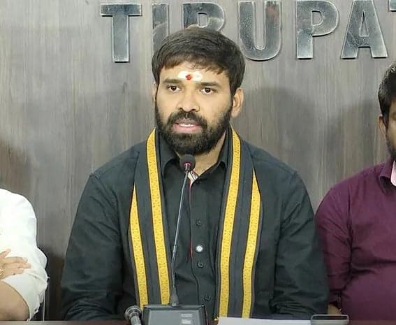 రౌడీలతో దాడులు: మోహిత్