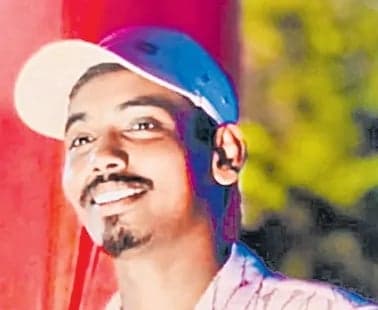 తుపాను విధుల్లో ఒకరి మృతి.. మరొకరు గల్లంతు