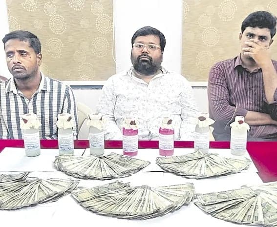 ఏసీబీకి చిక్కిన కీసర డిప్యూటీ తహసీల్దార్ - Udayam