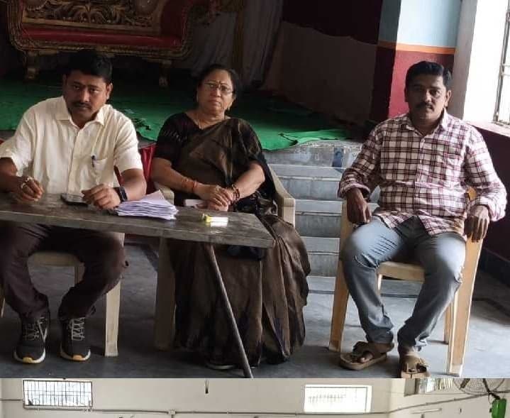 SIR ప్రక్రియను పరిశీలించిన తహశీల్దార్ - Udayam