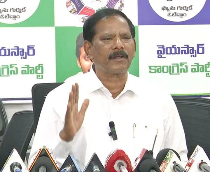 లోకేష్ రాజీనామా కోరిన వైసీపీ