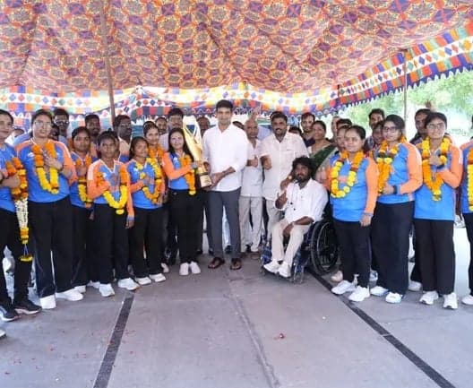 అంధుల విజయాలు ఆదర్శం