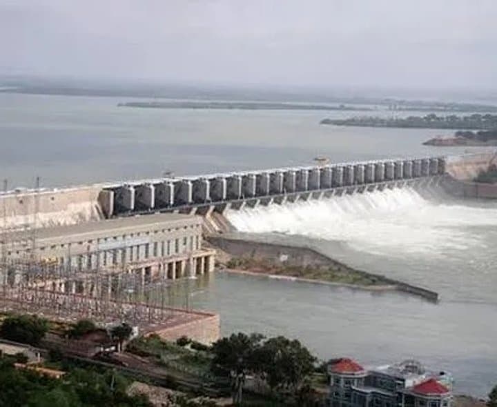 ఆల్మట్టి జలాశయానికి పోటెత్తుతున్న వరద