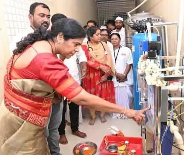 ఆసుపత్రిలో స్వచ్ఛమైన తాగునీరు అందించాలి - Udayam Digital