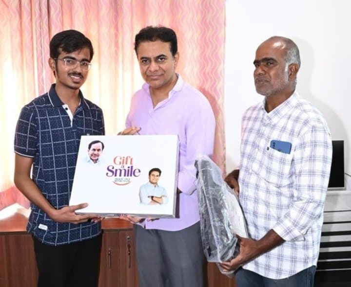 NIT వరంగల్‌లో సీటు సాధించిన విద్యార్థికి కేటీఆర్‌ సాయం