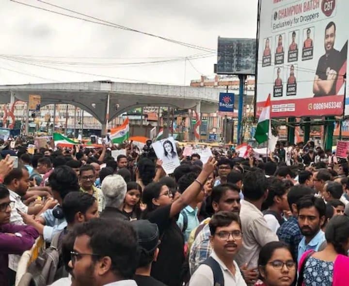 కోల్‌కతాలో నీట్ విద్యార్థుల ఆందోళన హింసాత్మకం