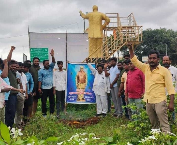 అశ్వారావుపేటలో విగ్రహాల జోరు
