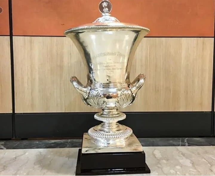 వరుస శతకాలు.. ఈస్ట్‌ జోన్‌ 355/6