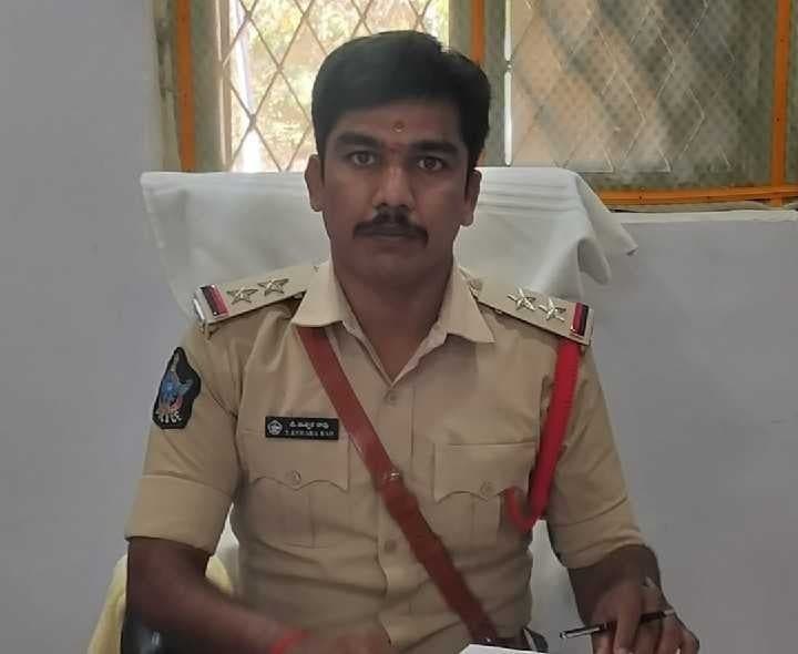 హలహర్విలో SI హెచ్చరిక - Udayam