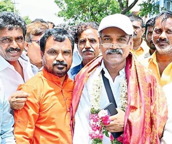 మాజీ మావోయిస్టుకు స్వాగతం