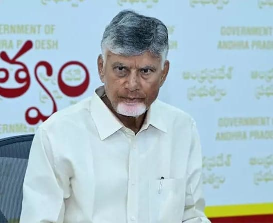 రెబల్స్‌ ఉంటే సస్పెండ్‌ చేయండి: చంద్రబాబు