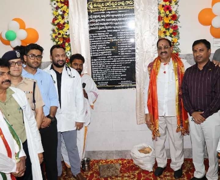 ఆసుపత్రిలో క్రిటికల్ కేర్ యూనిట్ ప్రారంభించిన మంత్రి