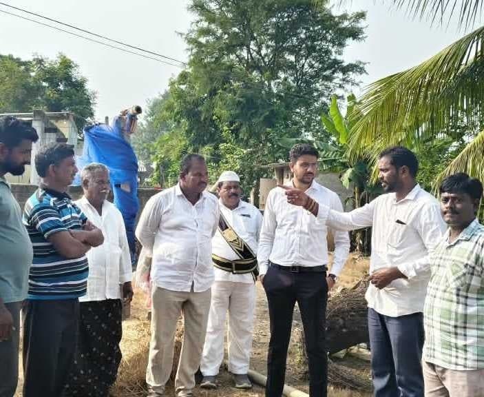 రీసర్వే పనులను పరిశీలించిన సబ్ కలెక్టర్ - Udayam