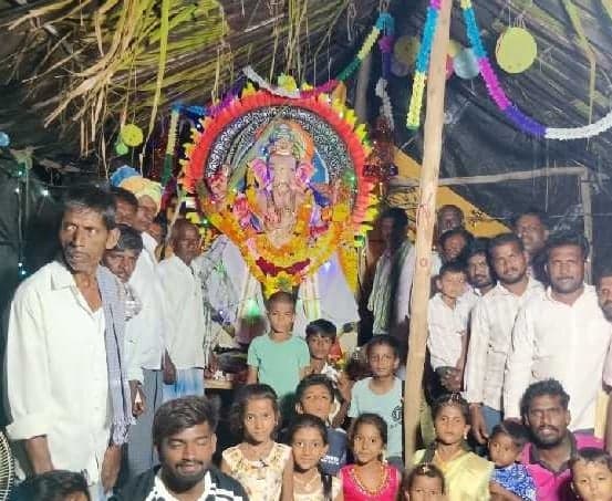 గంగినాయినవారిపల్లిలో లడ్డూ రూ.55 వేలు - Udayam