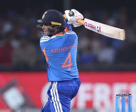 అభిషేక్‌ ప్రపంచ రికార్డు