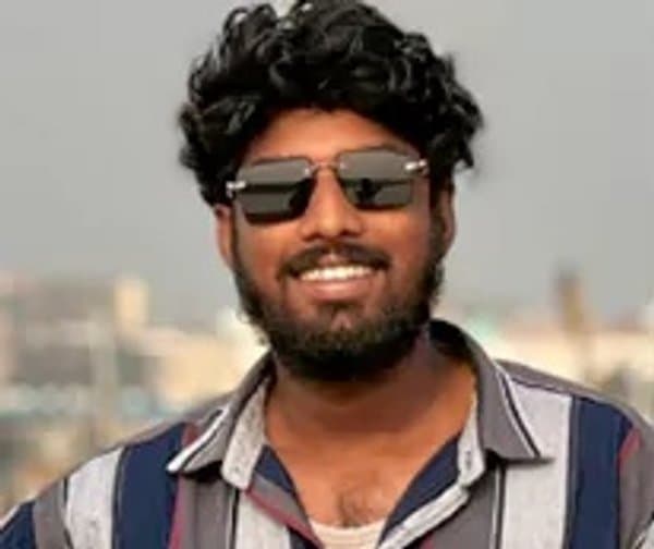 వేటకు వెళ్లిన మత్స్యకారులు