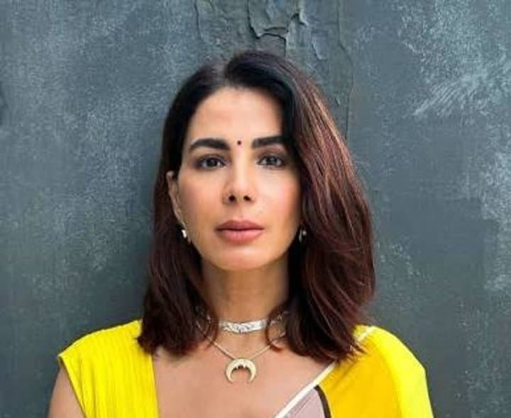 సైబర్ మోసానికి నటి కీర్తి కుల్హరి బలి