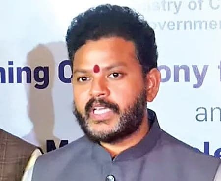 18 నెలల్లో విమానాశ్రయాల నిర్మాణం.. 100 కొత్త ఎయిర్‌పోర్టులు