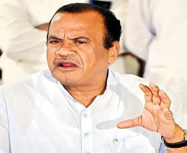 రహదారుల విస్తరణపై గడ్కరీతో కోమటిరెడ్డి భేటీ