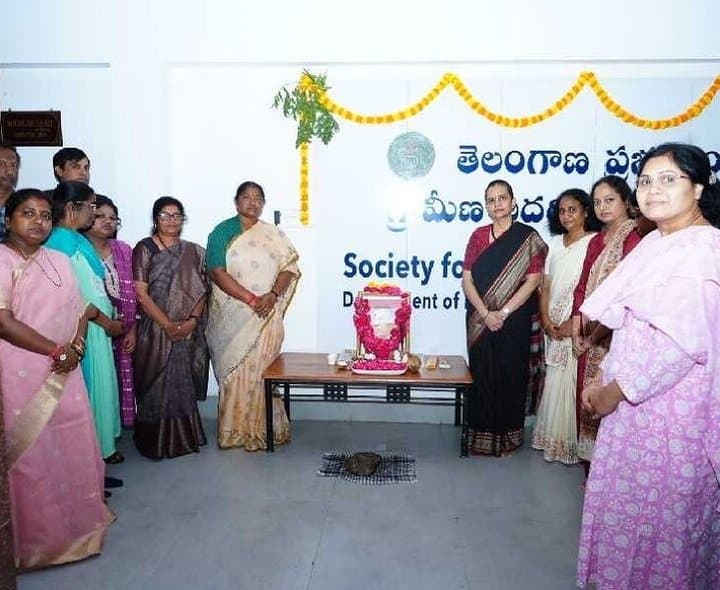 జయశంకర్ సేవలు చిరస్మరణీయం: మంత్రి సీతక్క - Udayam Digital