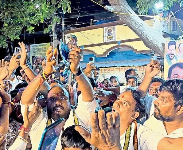 ఉప్పల్‌లో పాలపిట్ట విడుదల