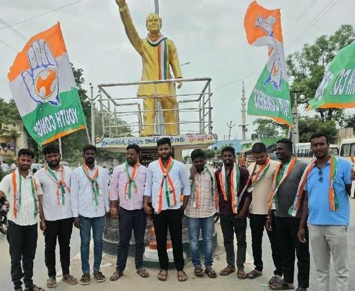 అమిత్‌షా రాజీనామా చెయ్యాలి