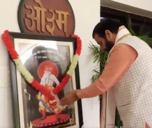 బాబా లఖీ షా బంజారాకు సీఎం ఘన నివాళి