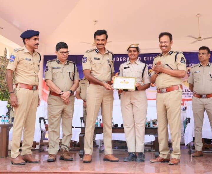 పోలీస్ అమరవీరుల స్మరణలో 38 కేంద్రాల్లో రక్తదాన శిబిరాలు - gallery image 3